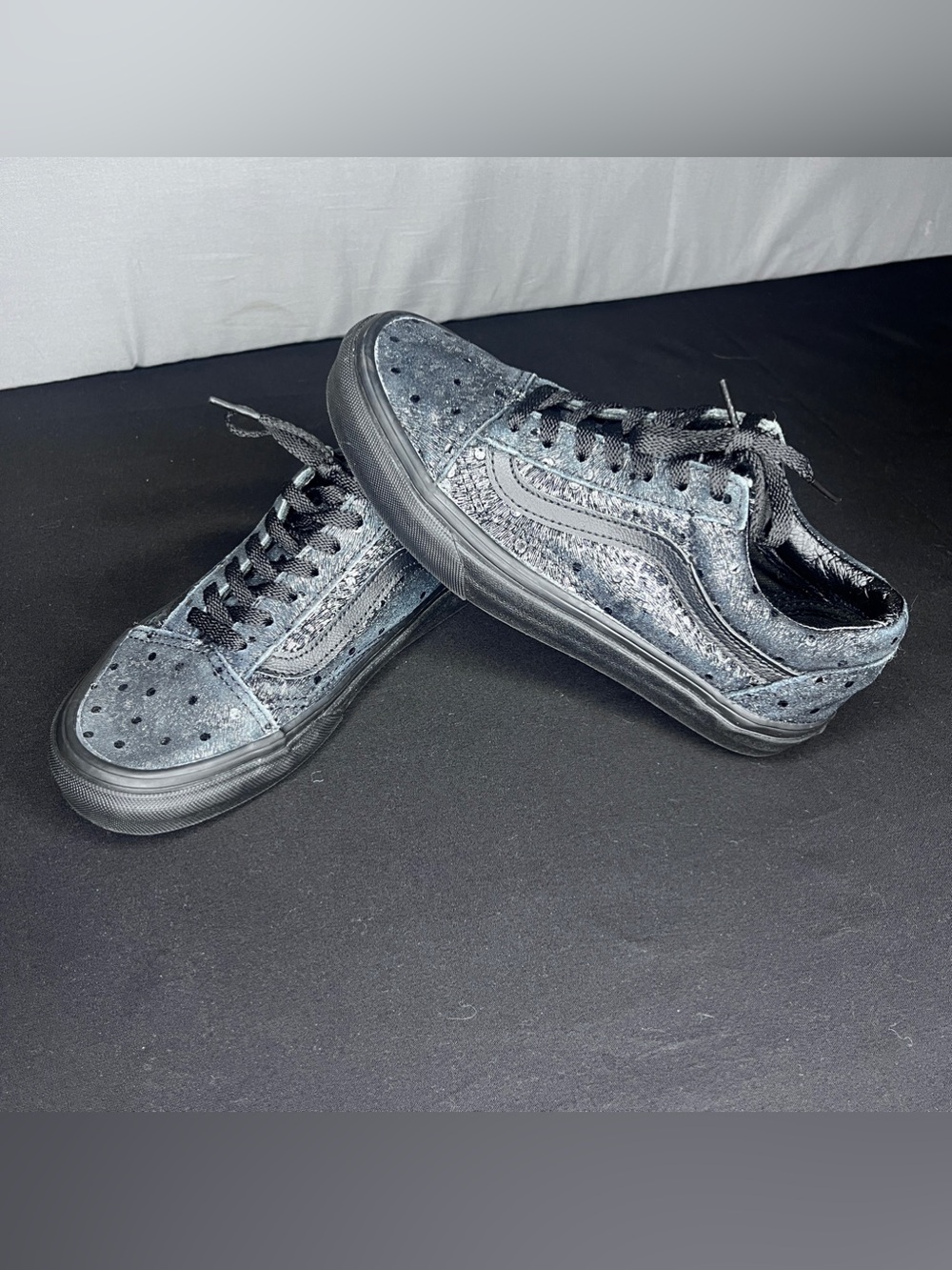 Vans Old Skool sneakers featuring a metallic leopard print size 5.5